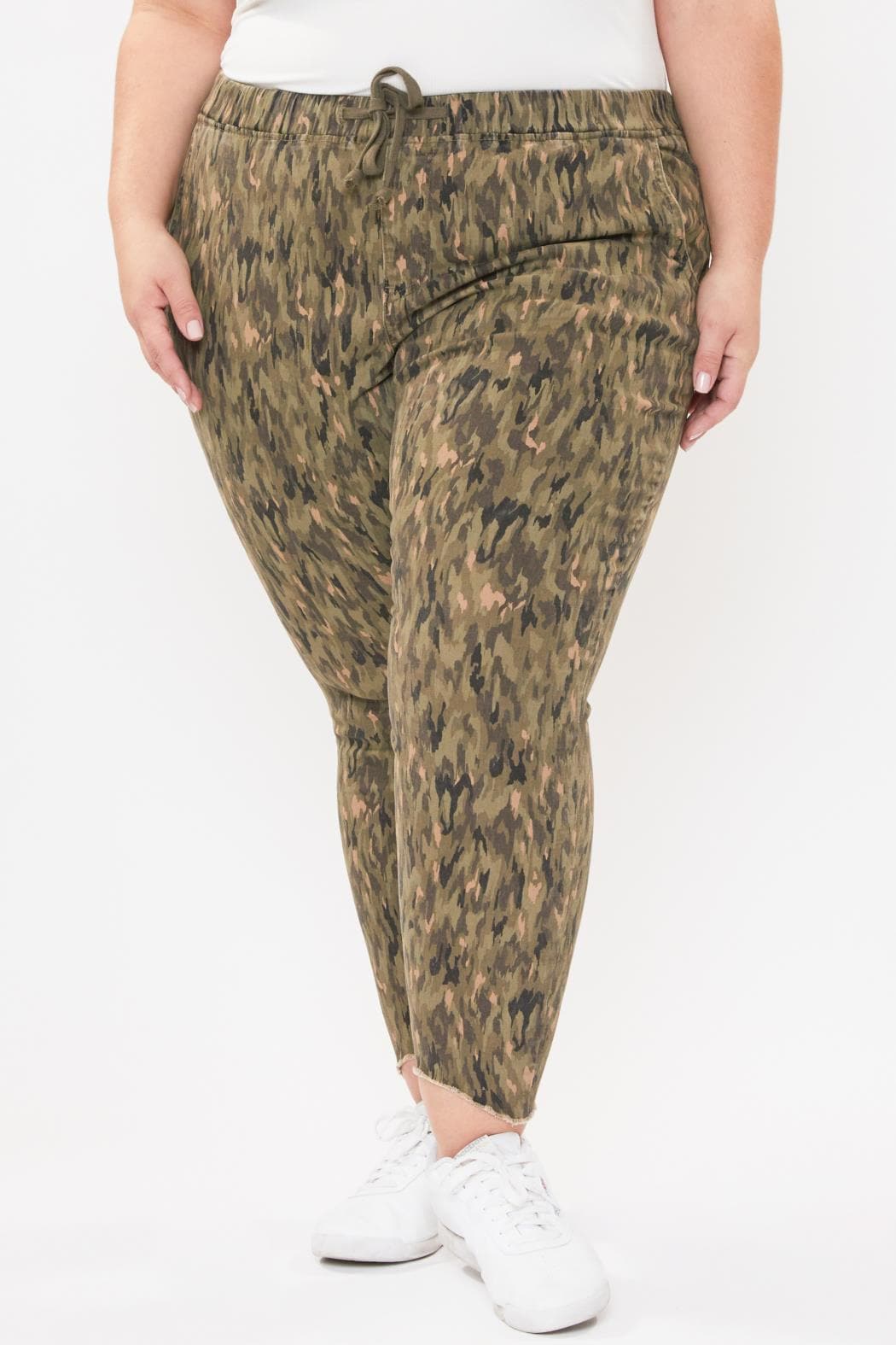 Women's Plus Size Raw Hem Pull On Pants